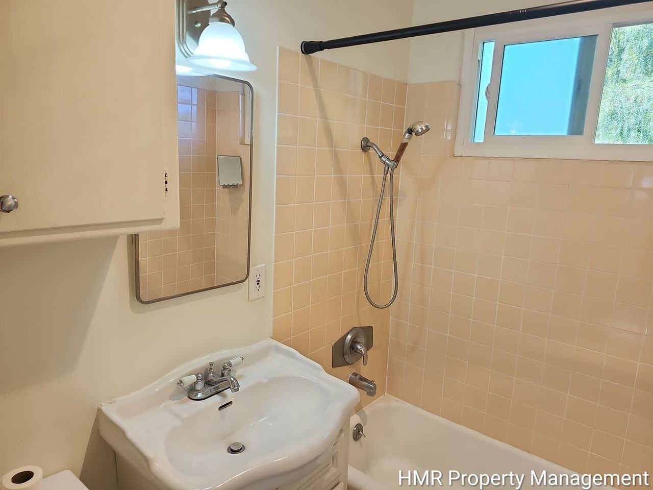 519 1/2 San Francisco Ave - Photo 3 of 15