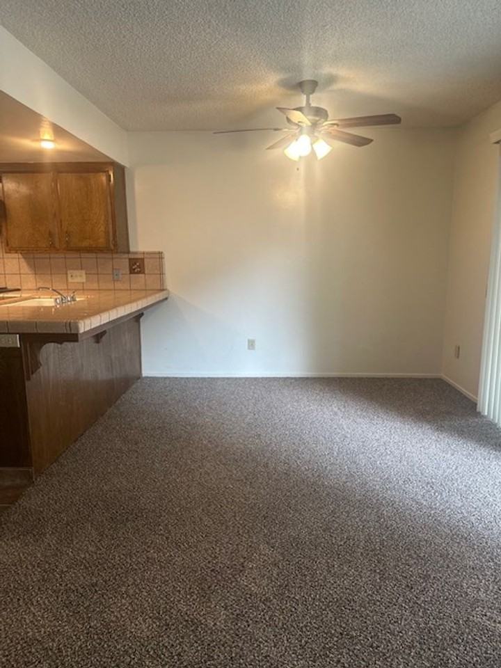 2800 Barrington St #B - Photo 3 of 12