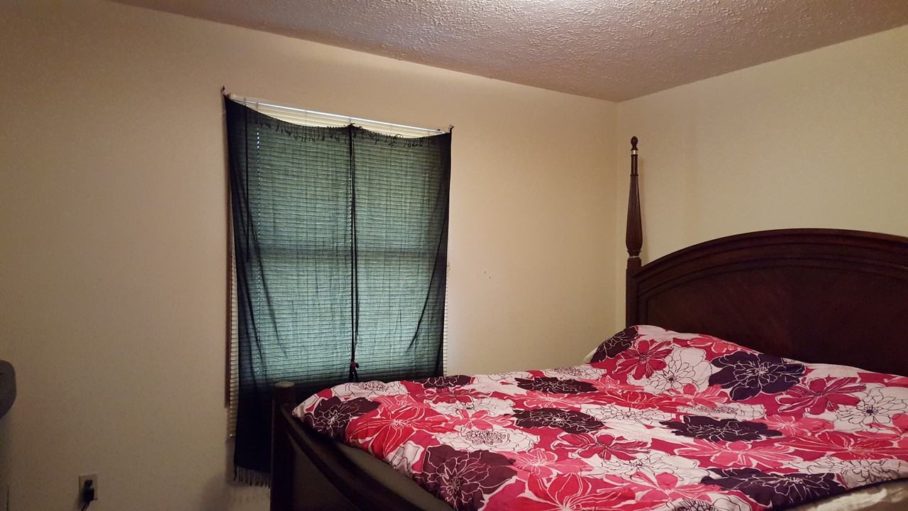 611 S Park Square Dr - Photo 3 of 13