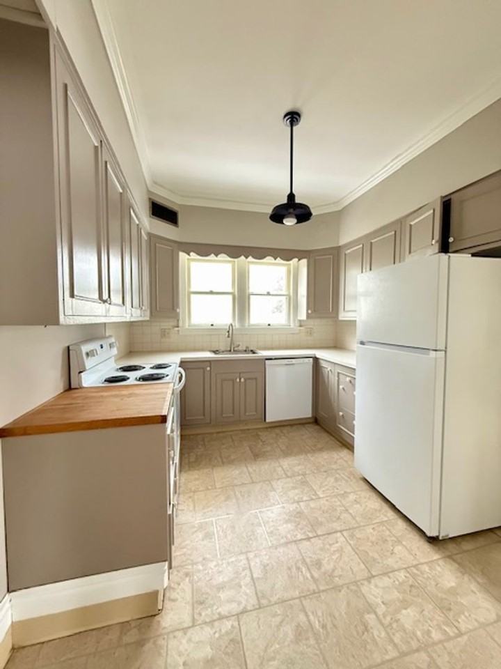 711 Chestnut St - Photo 2 of 11