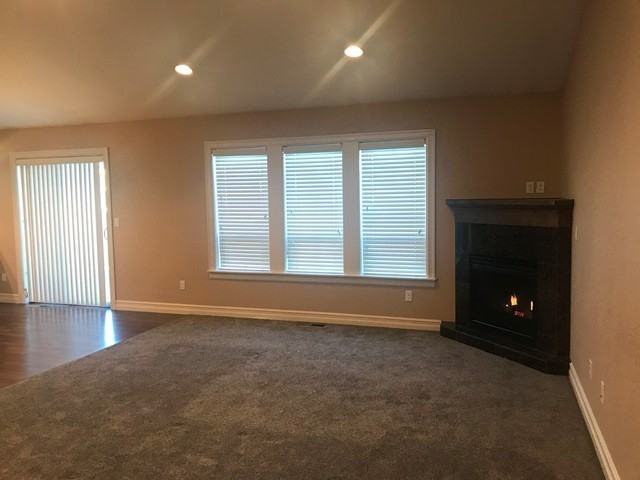 6489 Robin Hood St Se - Photo 3 of 36