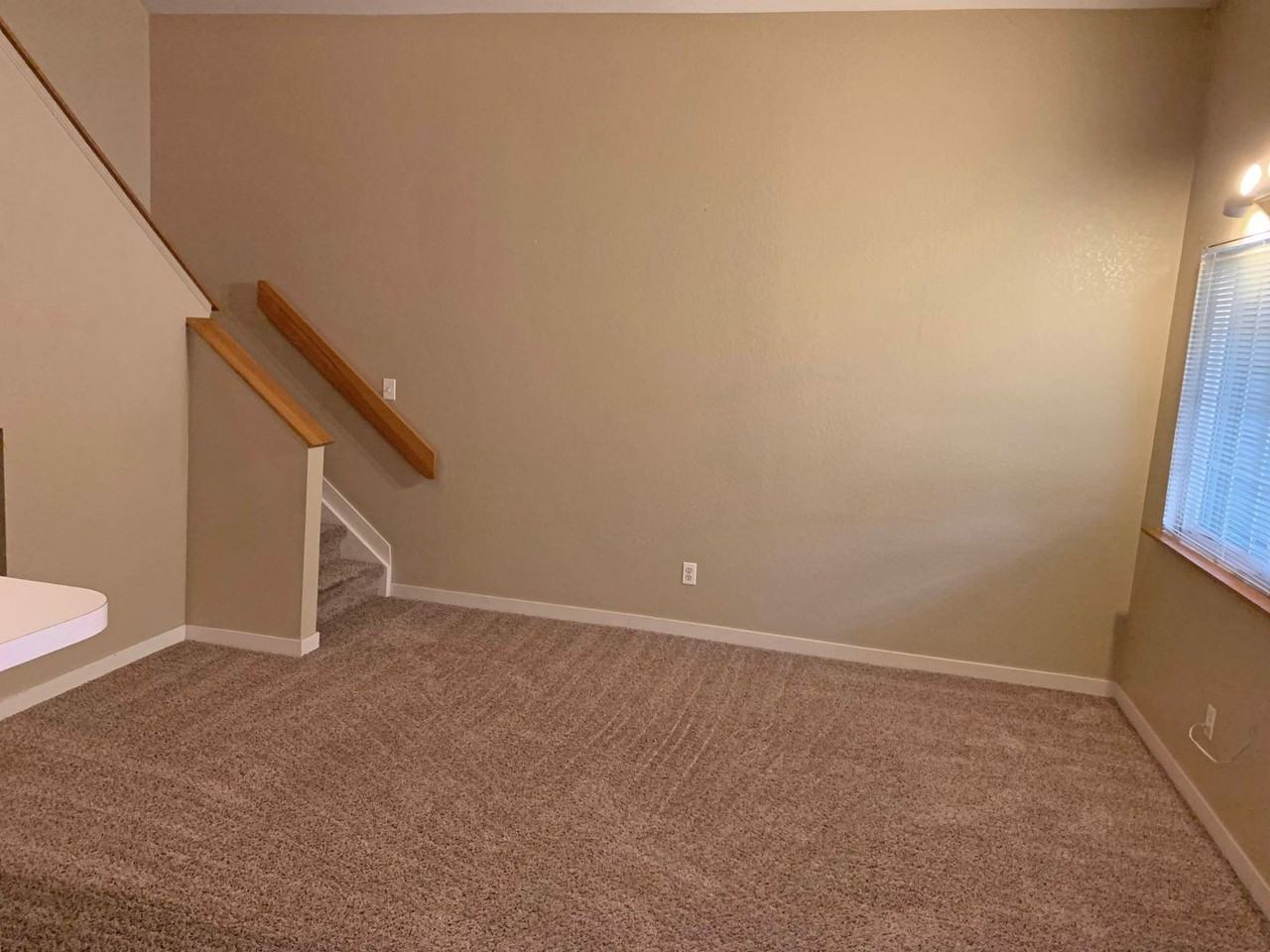 1225 W Prospect Rd #R43 - Photo 3 of 10