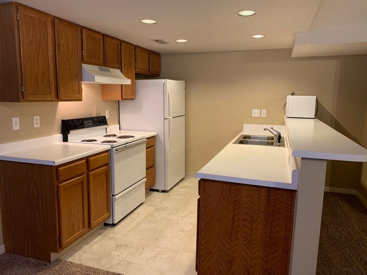 1225 W Prospect Rd #R43 - Photo 4 of 10