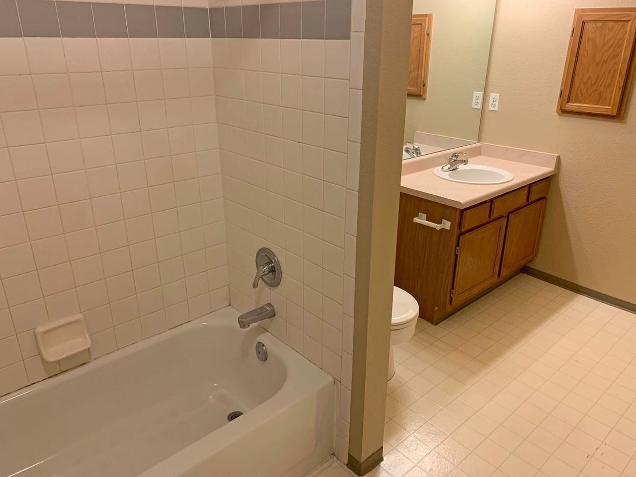 1225 W Prospect Rd #R43 - Photo 7 of 10