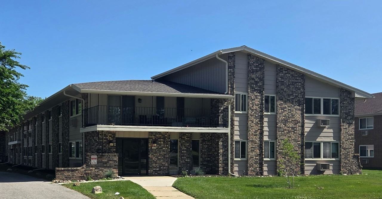 1400 E Warnimont Ave - Photo 2 of 5