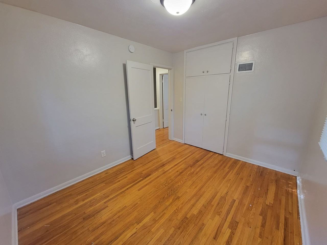 2010 S Covell Ave - Photo 6 of 13