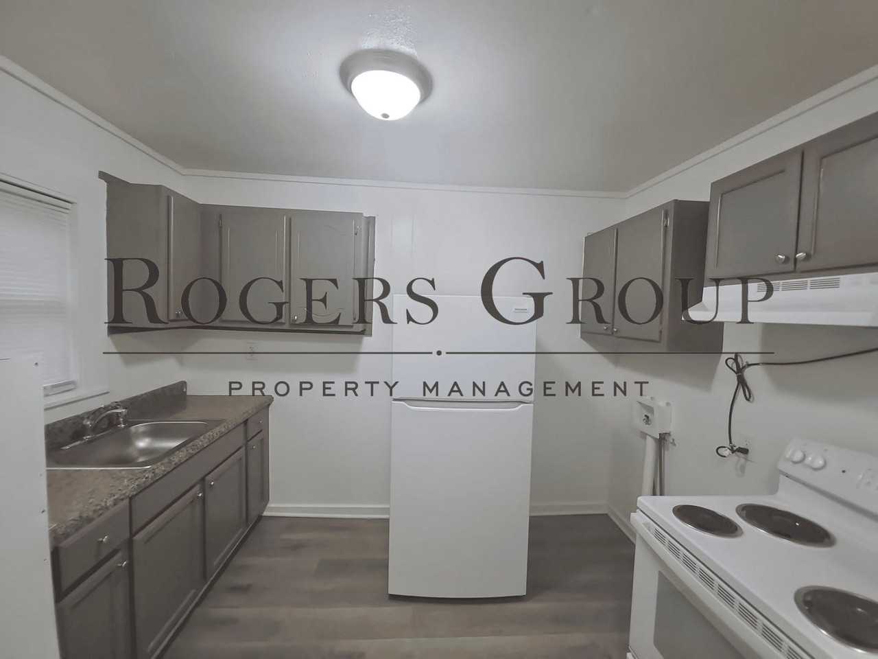 803 Roberson St - Photo 3 of 14