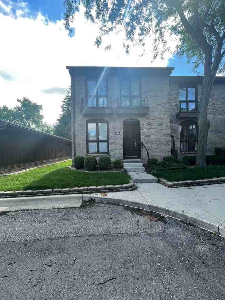 758 Greenhills Dr - Photo 2 of 31