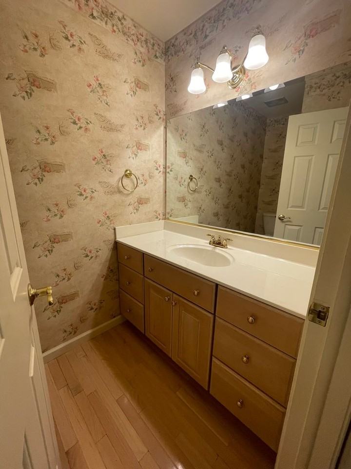 758 Greenhills Dr - Photo 5 of 31