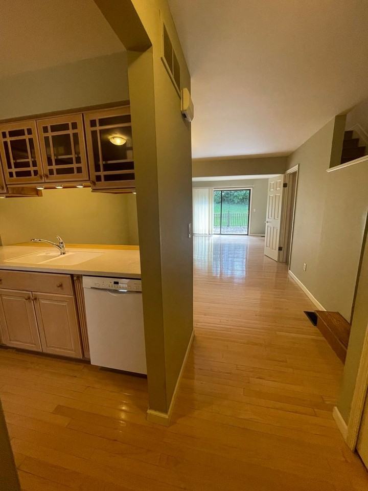 758 Greenhills Dr - Photo 7 of 31