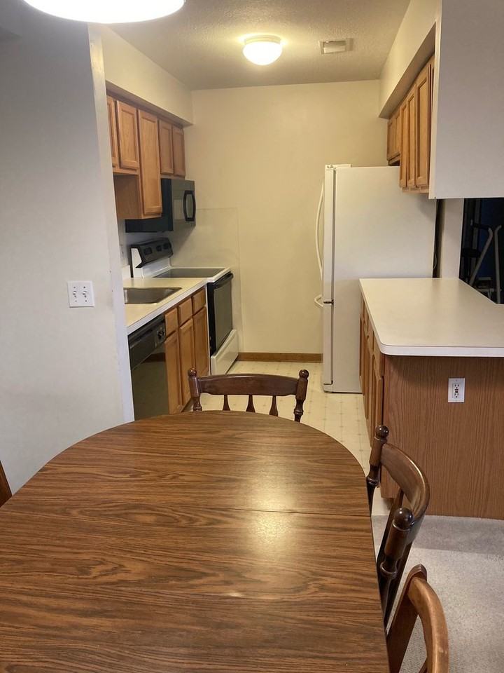 2636 Stadium View Dr #6 - Photo 5 of 18