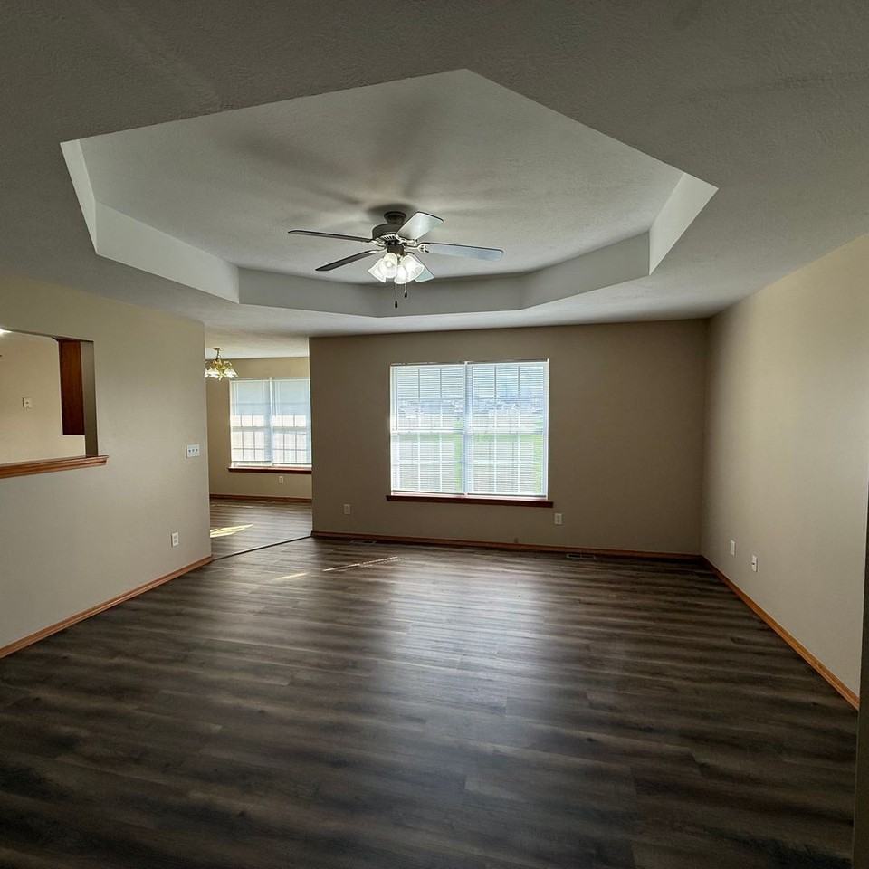 124 N Carter Ct - Photo 7 of 23