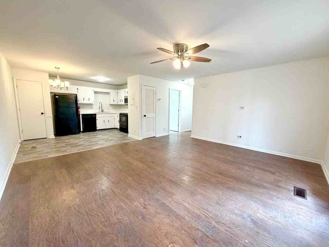 402 Jack Miller Blvd Apt B - Photo 2 of 21