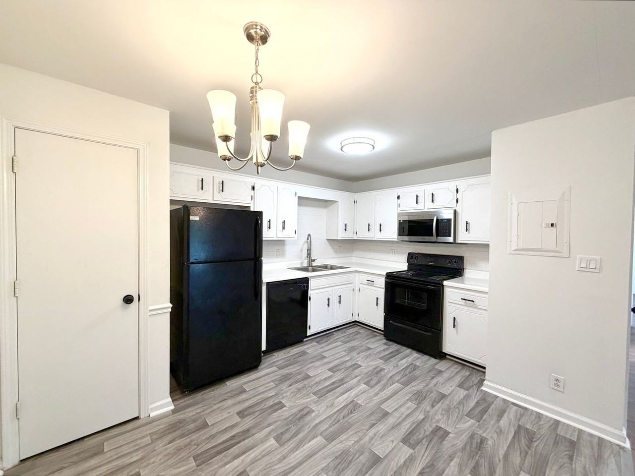 402 Jack Miller Blvd Apt B - Photo 6 of 21