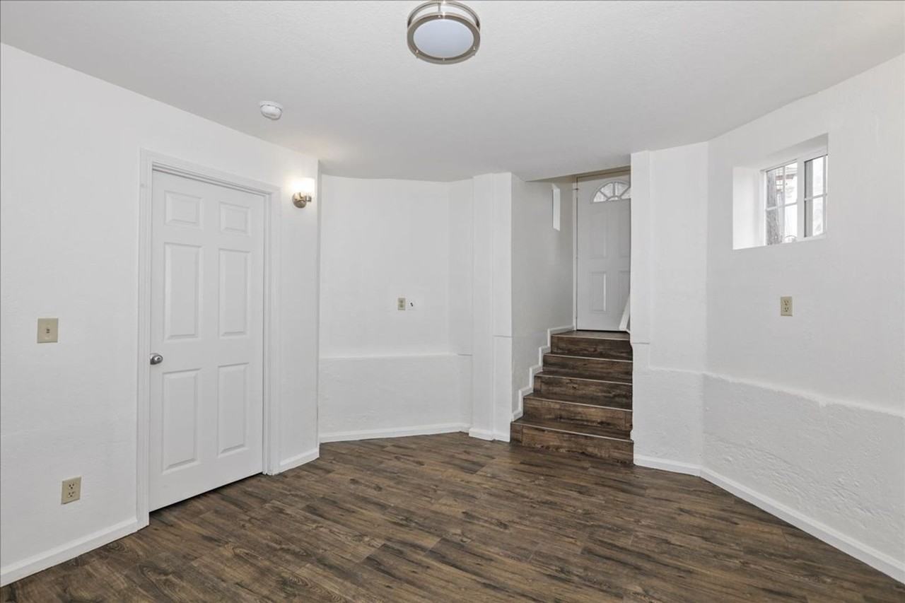 826 20th St - Photo 3 of 29