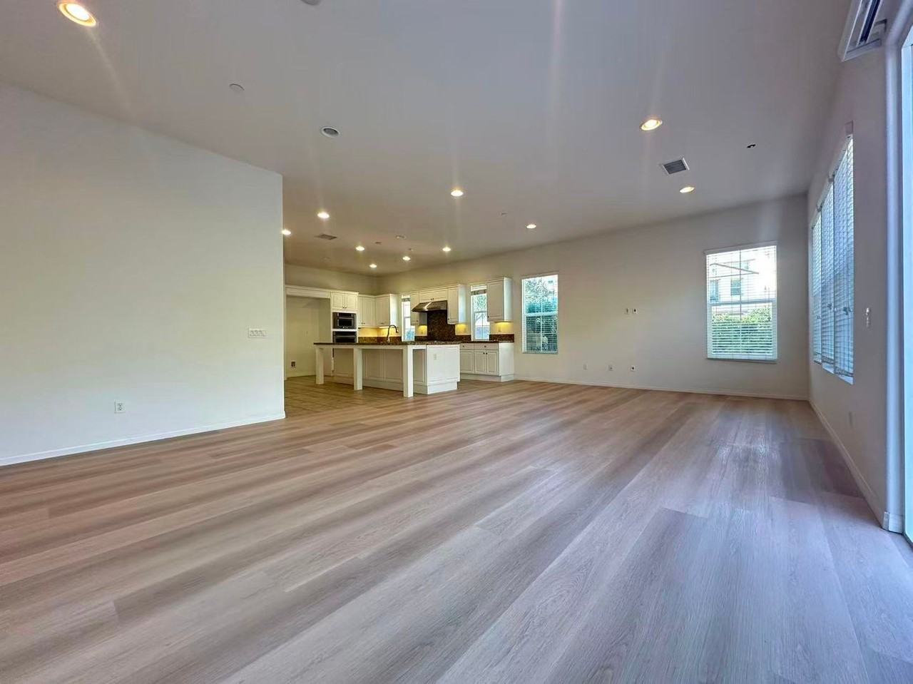 803 E Manresa Dr - Photo 3 of 25