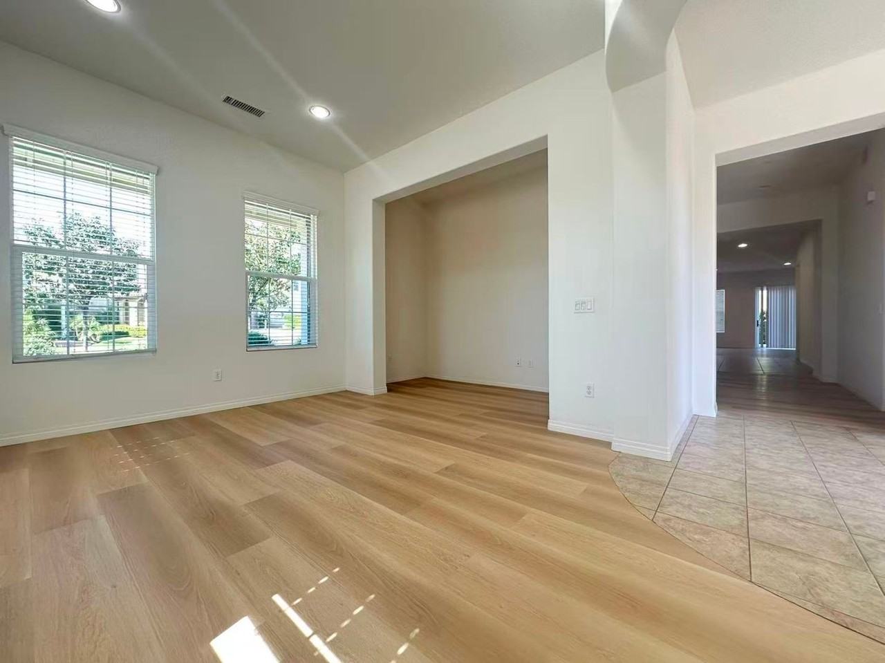 803 E Manresa Dr - Photo 4 of 25