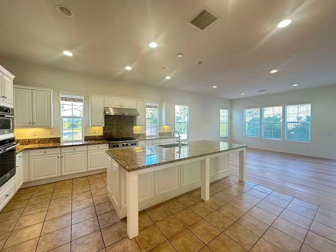 803 E Manresa Dr - Photo 5 of 25