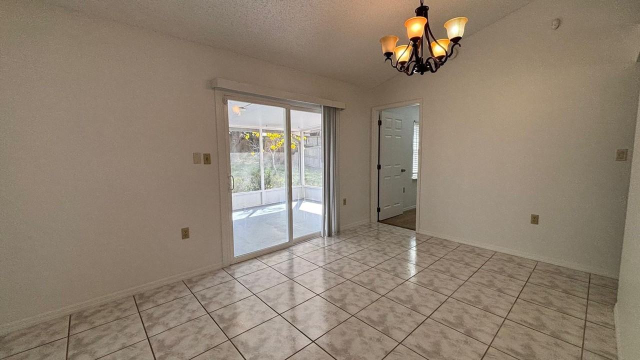 5127 Mill Stream Rd - Photo 7 of 23