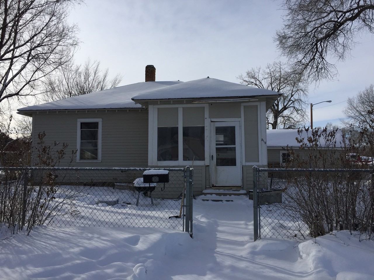 319 N 4th St - Photo 4 of 10