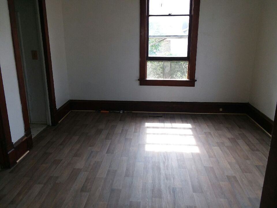 319 N 4th St - Photo 5 of 10