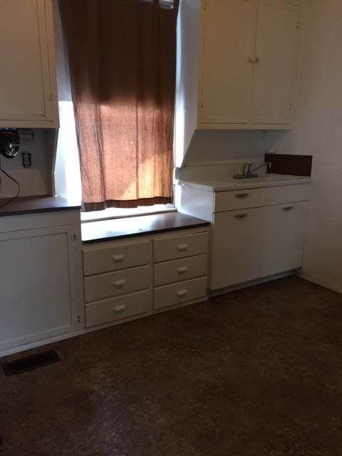 319 N 4th St - Photo 6 of 10