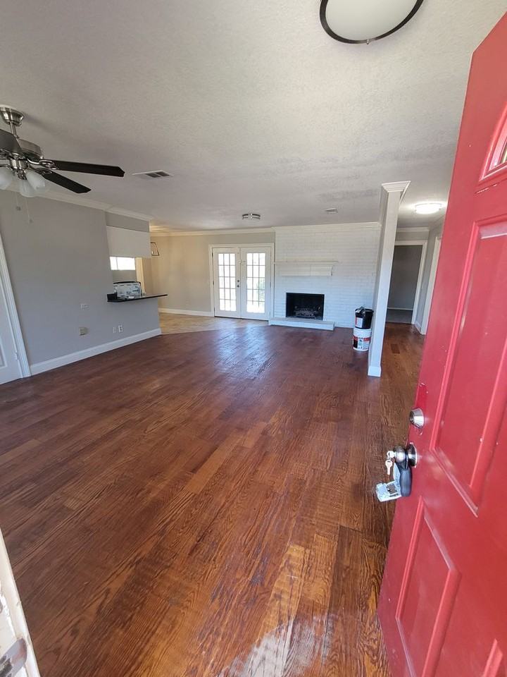 2005 Bamboo St - Photo 2 of 25