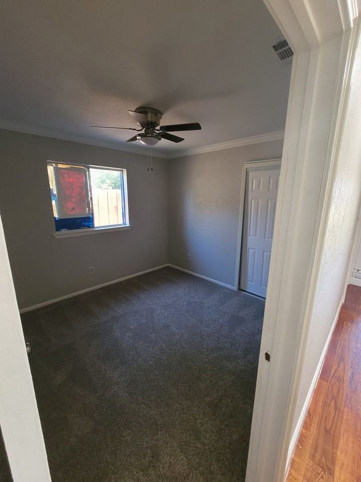 2005 Bamboo St - Photo 5 of 25