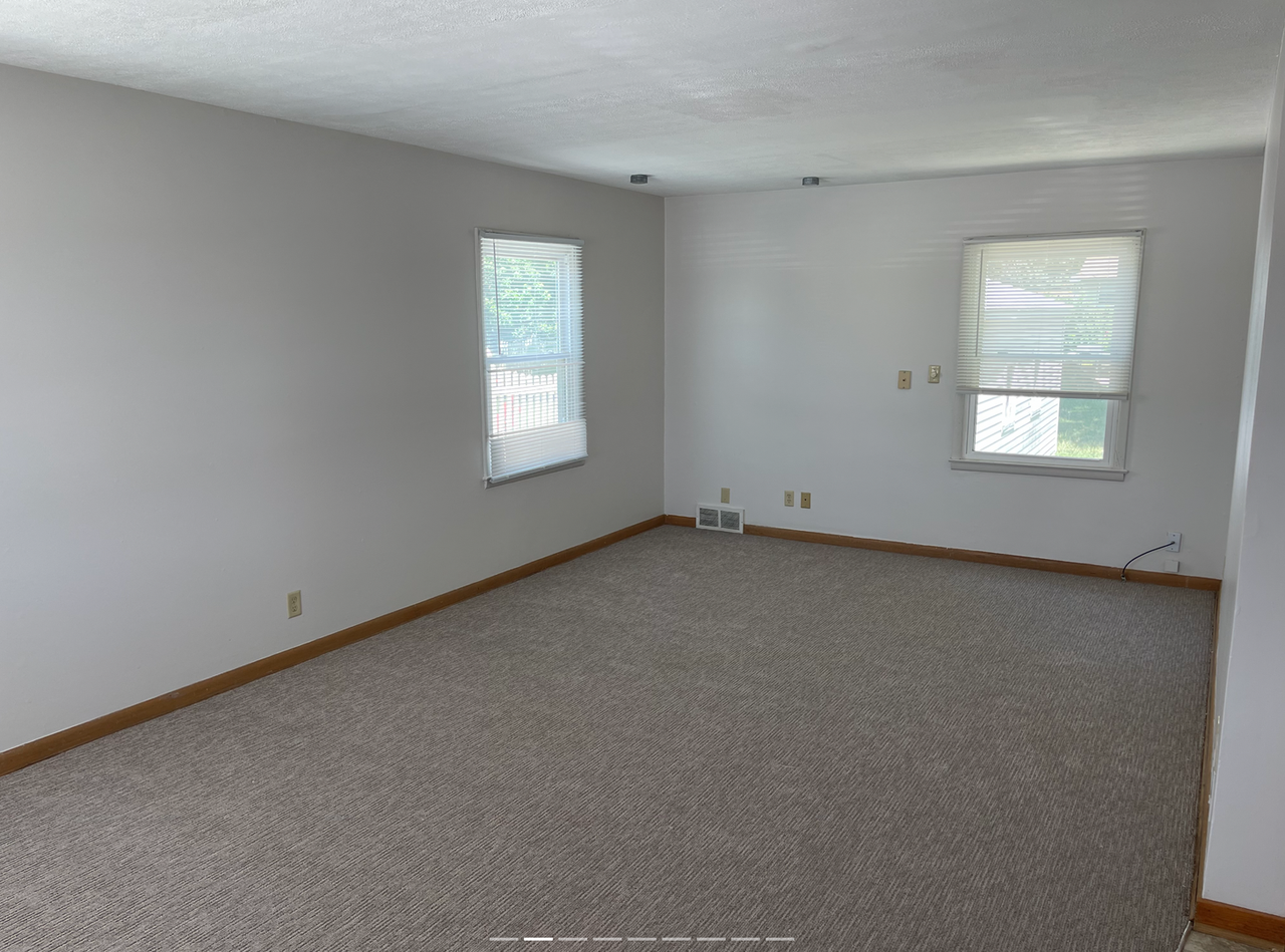 7502 Cass St - Photo 3 of 9