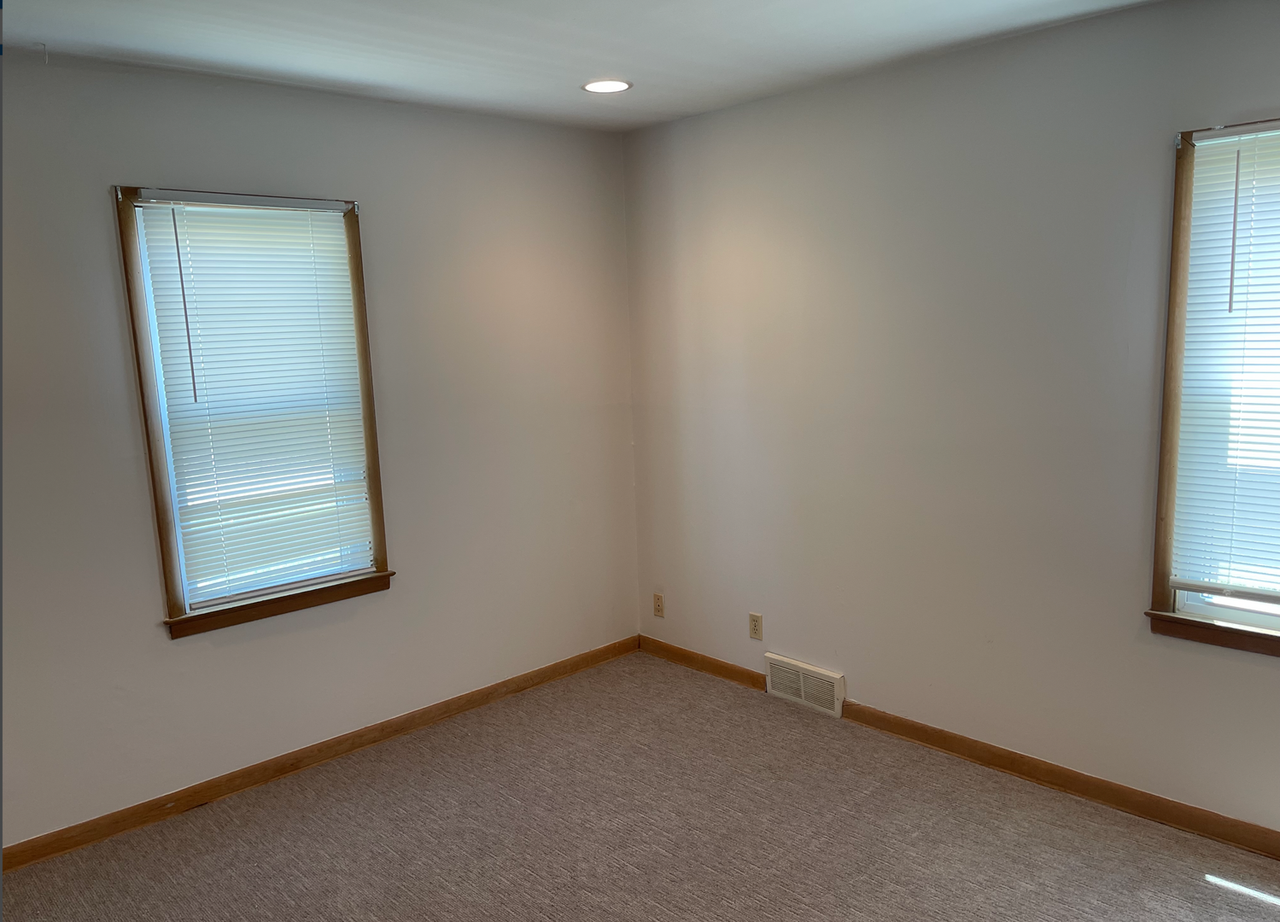 7502 Cass St - Photo 4 of 9