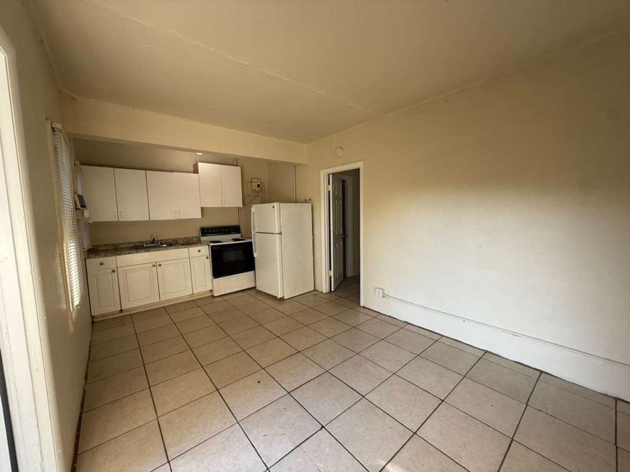 418 Nw 14th Ave - Photo 4 of 7