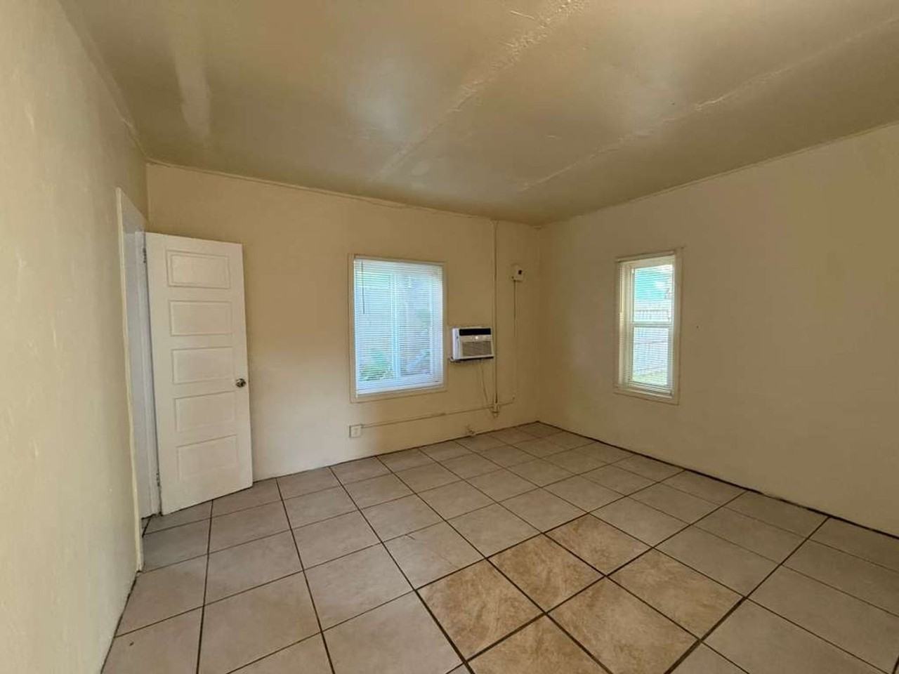 418 Nw 14th Ave - Photo 6 of 7