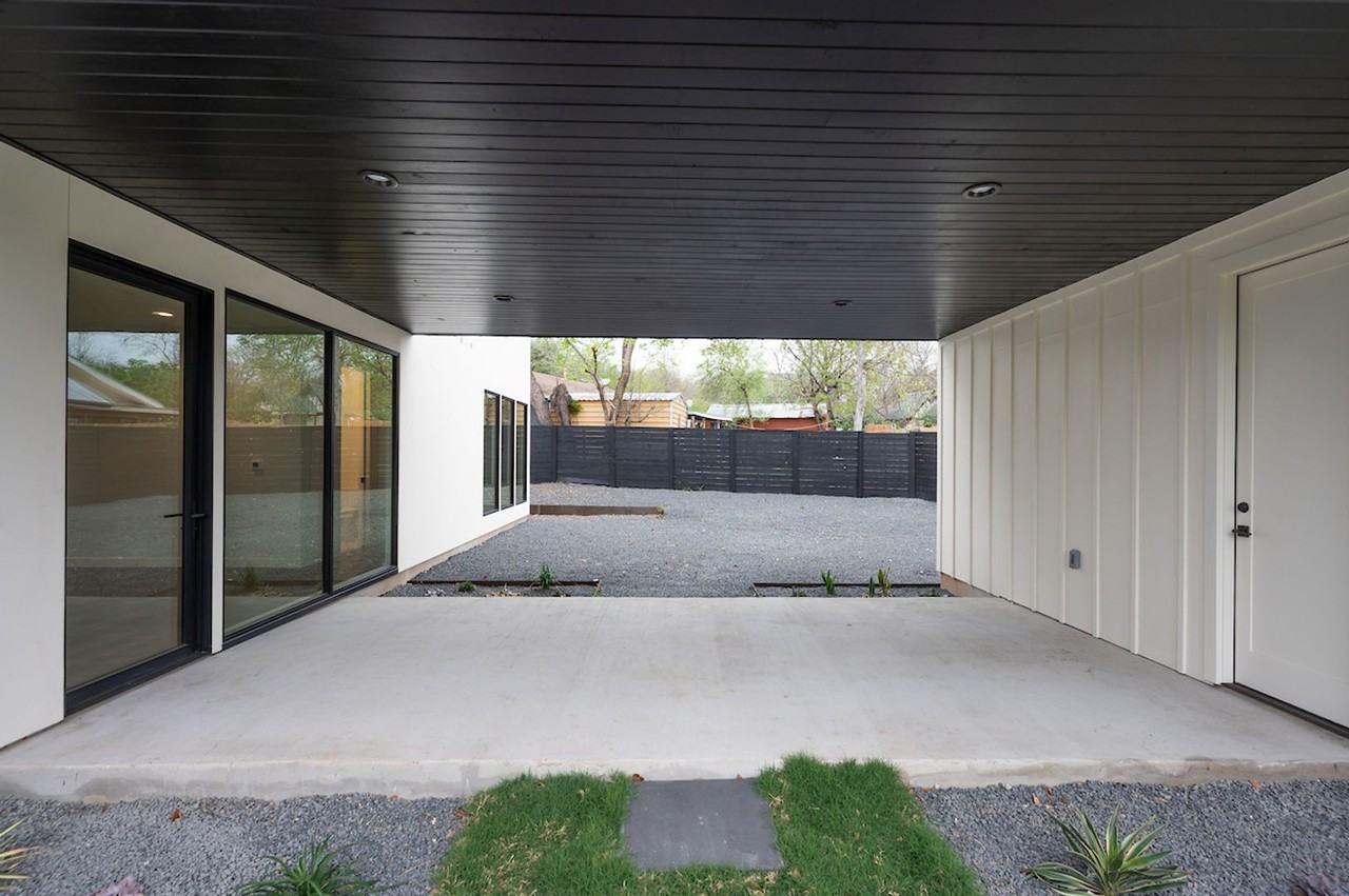 4906 Aberdeen Cir - Photo 3 of 30