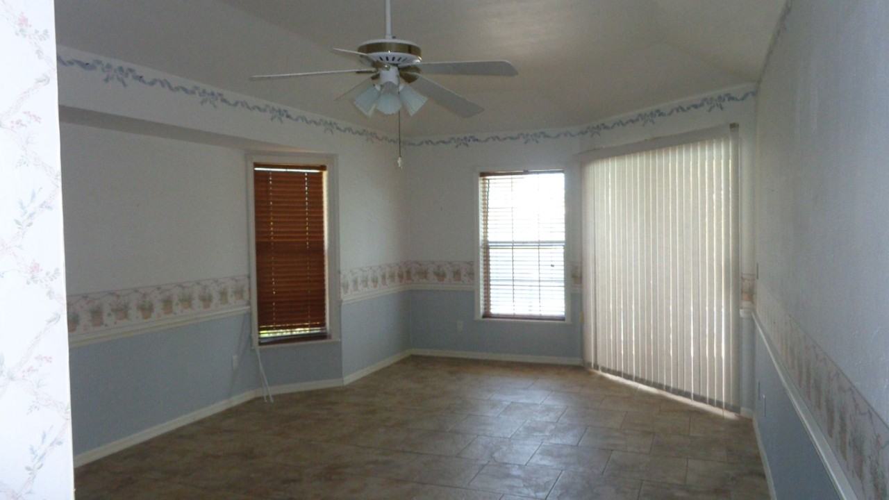 1207 Nw 18th St - Photo 4 of 17