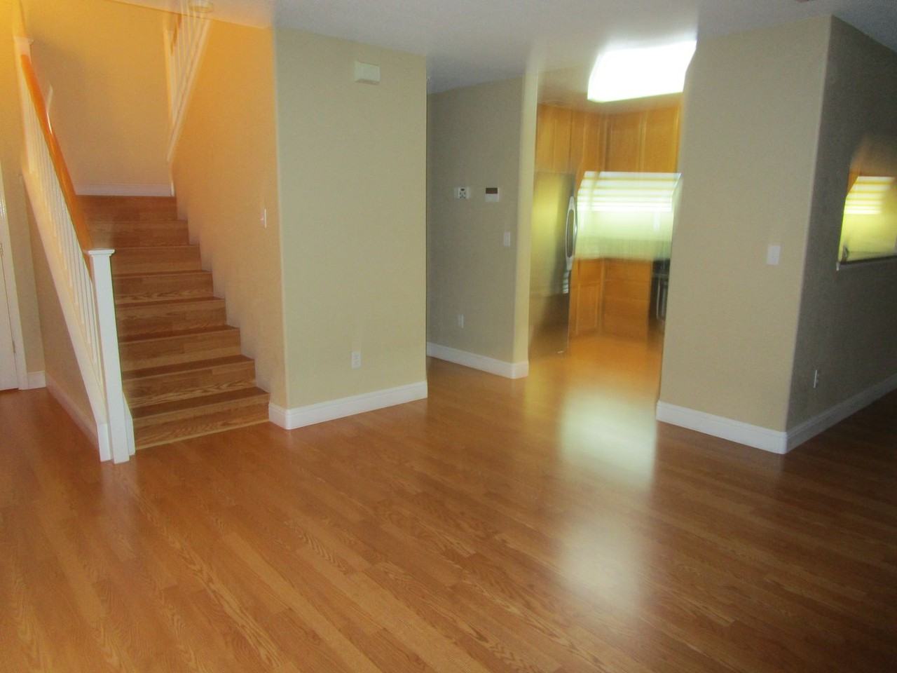 142 Altamont Ct - Photo 3 of 13