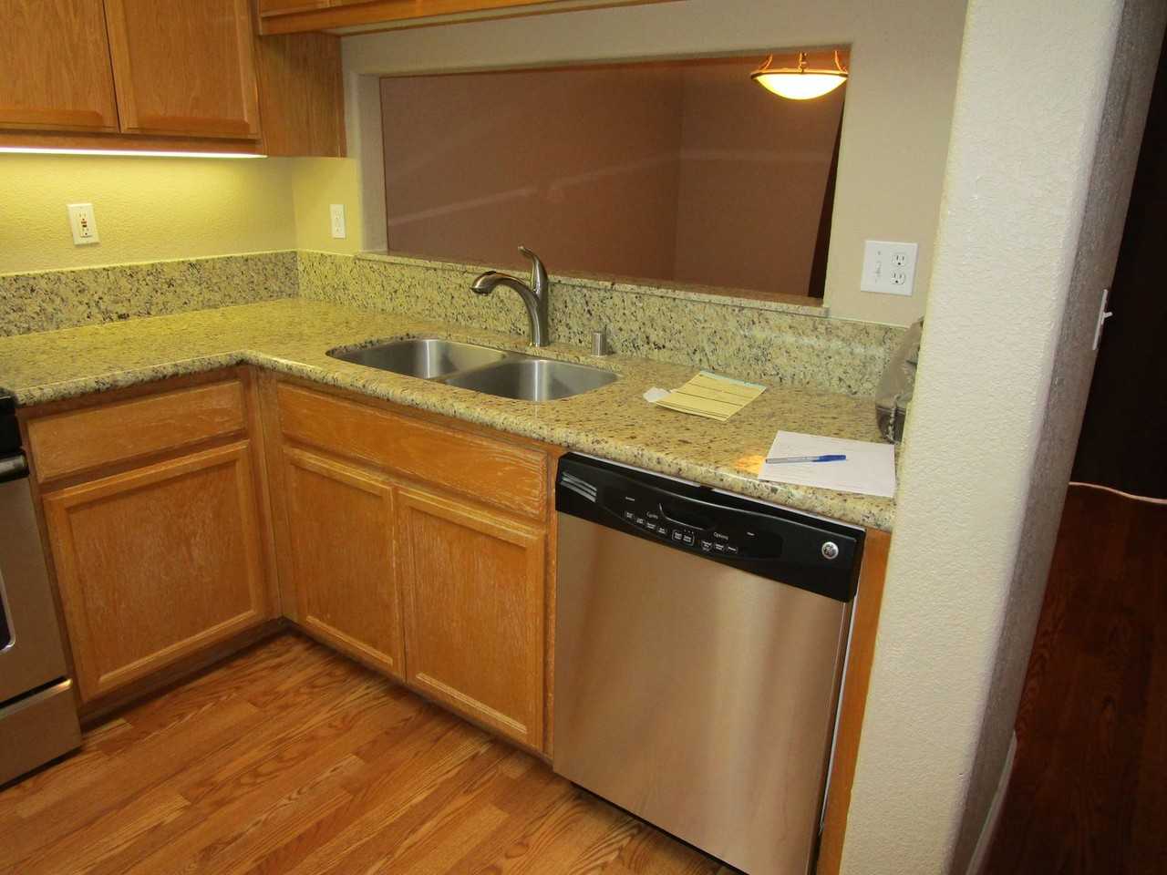 142 Altamont Ct - Photo 6 of 13