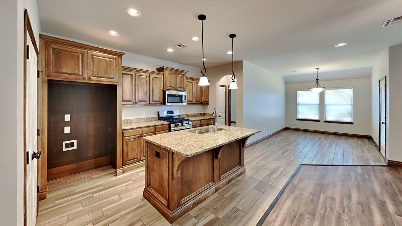 14000 Northwood Village Dr - Photo 4 of 20