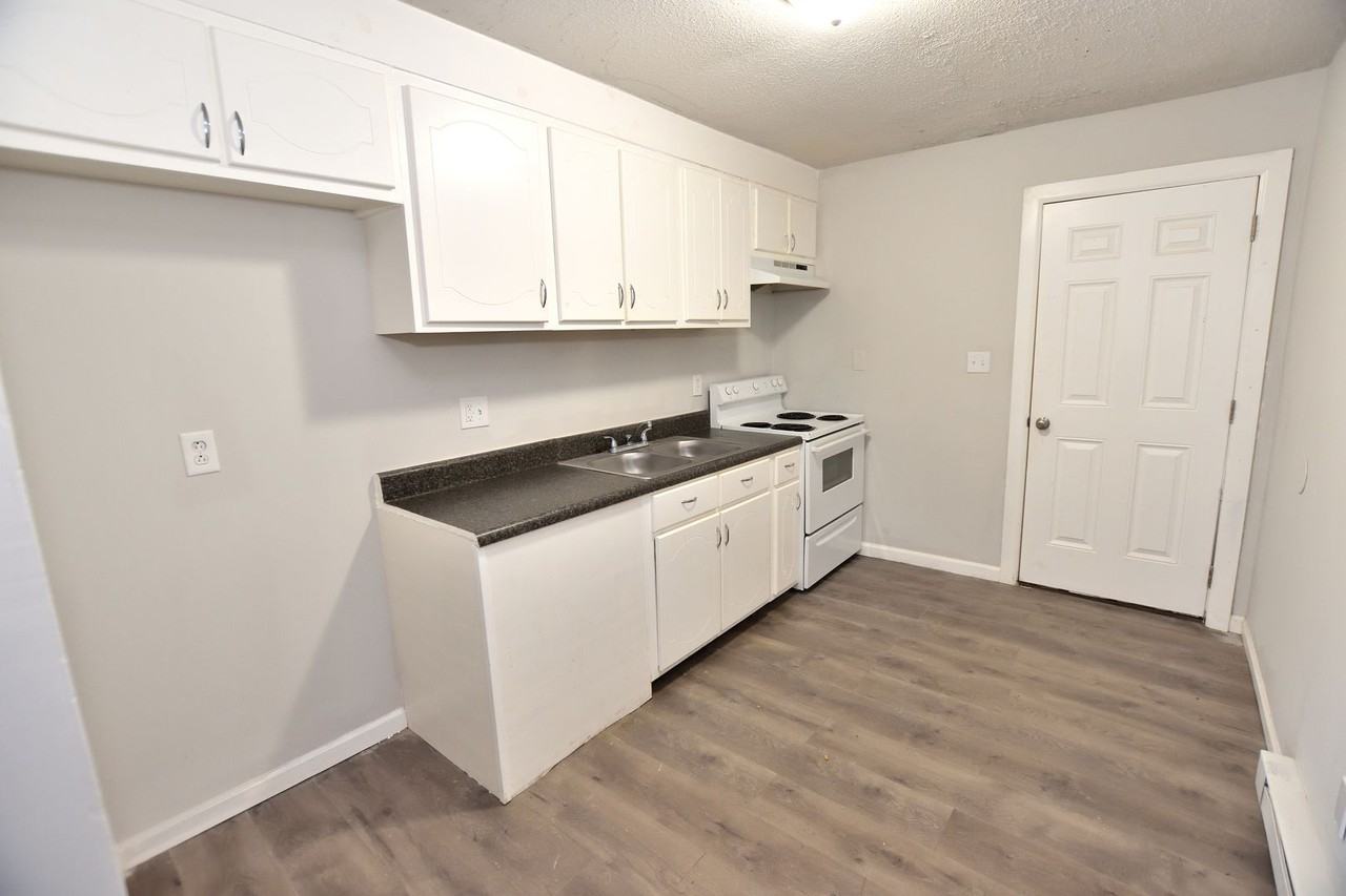 1607 Charter Dr - Photo 4 of 11