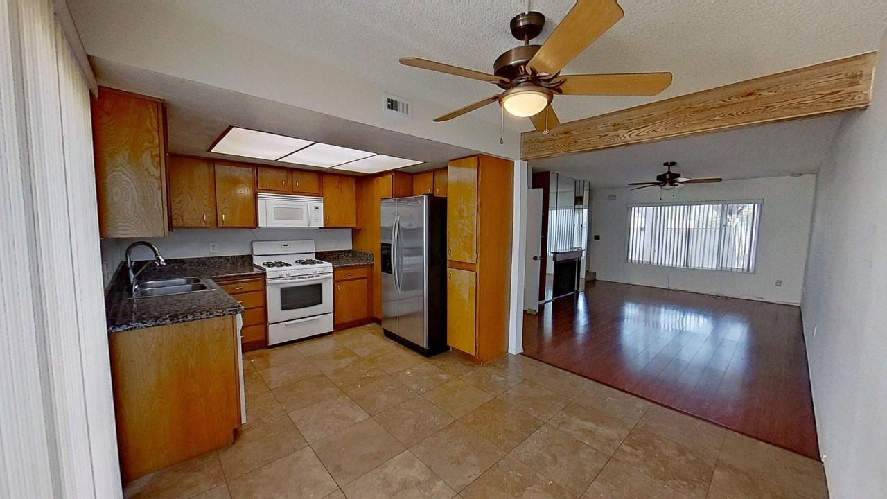 4670 Ranchview Cir - Photo 7 of 24