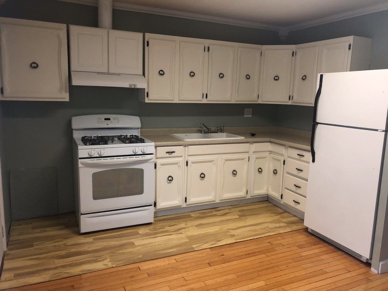 8214 Shibler Dr - Photo 3 of 10