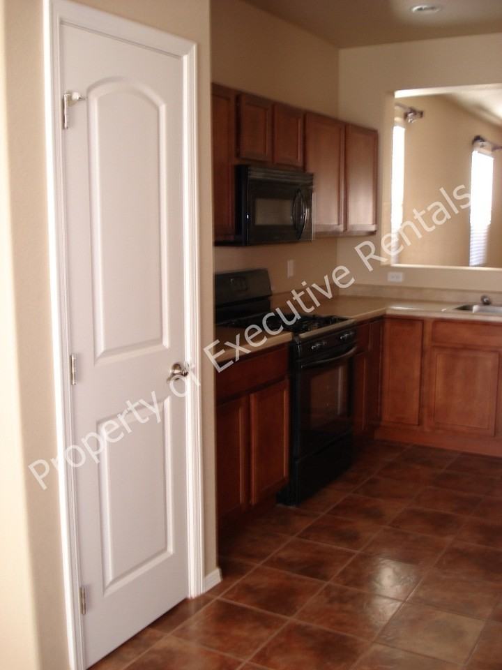 4941 Chesney Rd - Photo 3 of 16