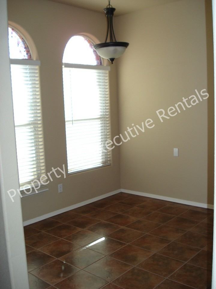 4941 Chesney Rd - Photo 5 of 16