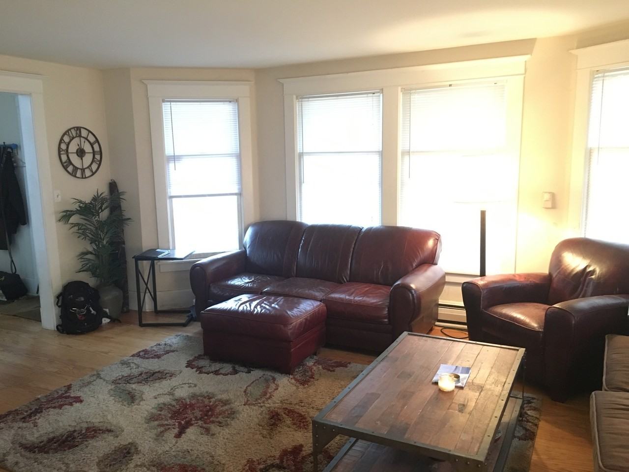 327 Garfield Ave Nw - Photo 2 of 12