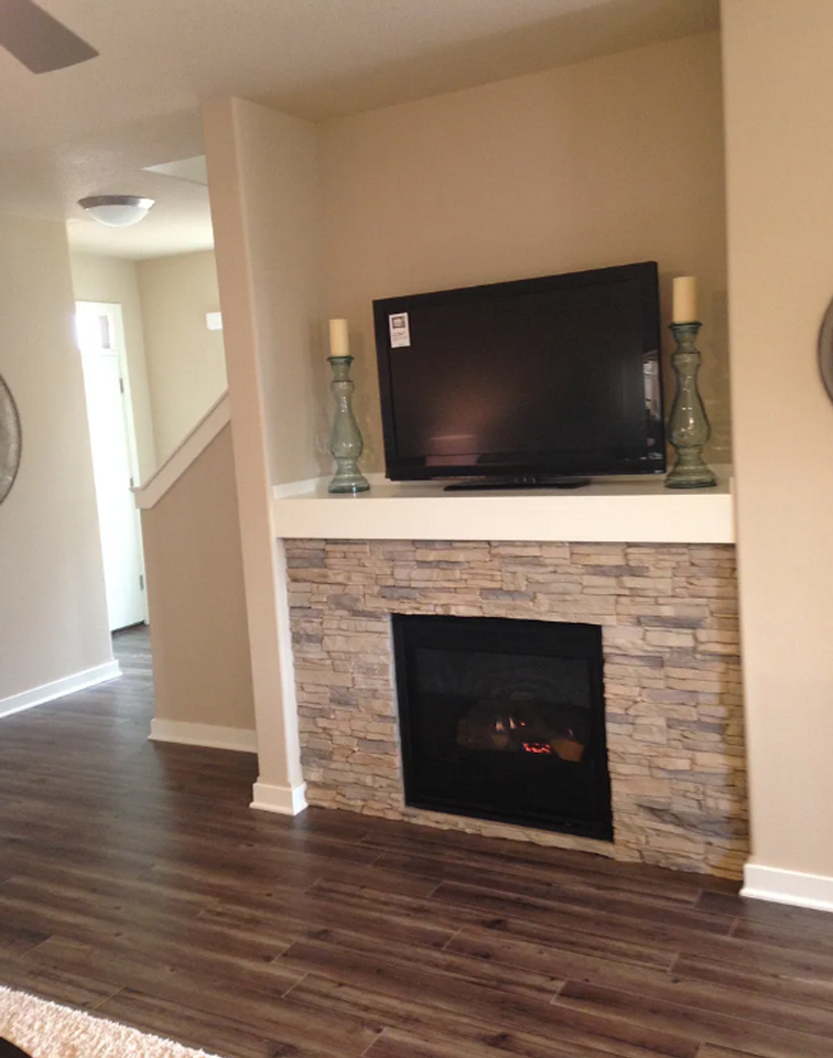 736 Ne Vail Ln - Photo 2 of 11