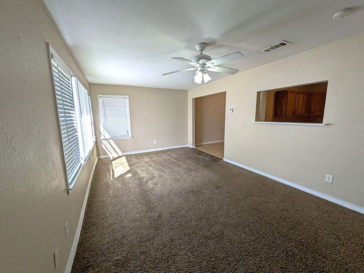 3820 W Lynwood Dr - Photo 2 of 18