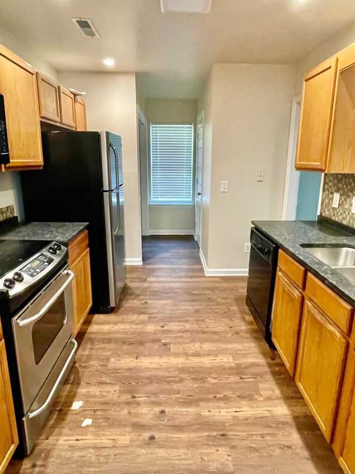 5212 Brooktree Dr - Photo 4 of 20