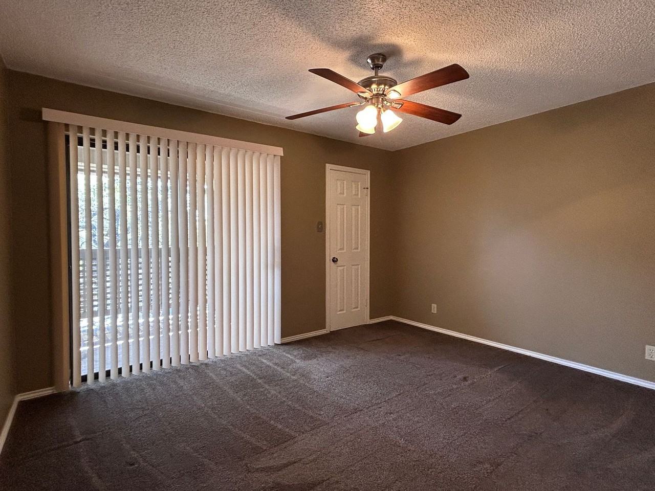 12446 Starcrest Dr - Photo 3 of 23