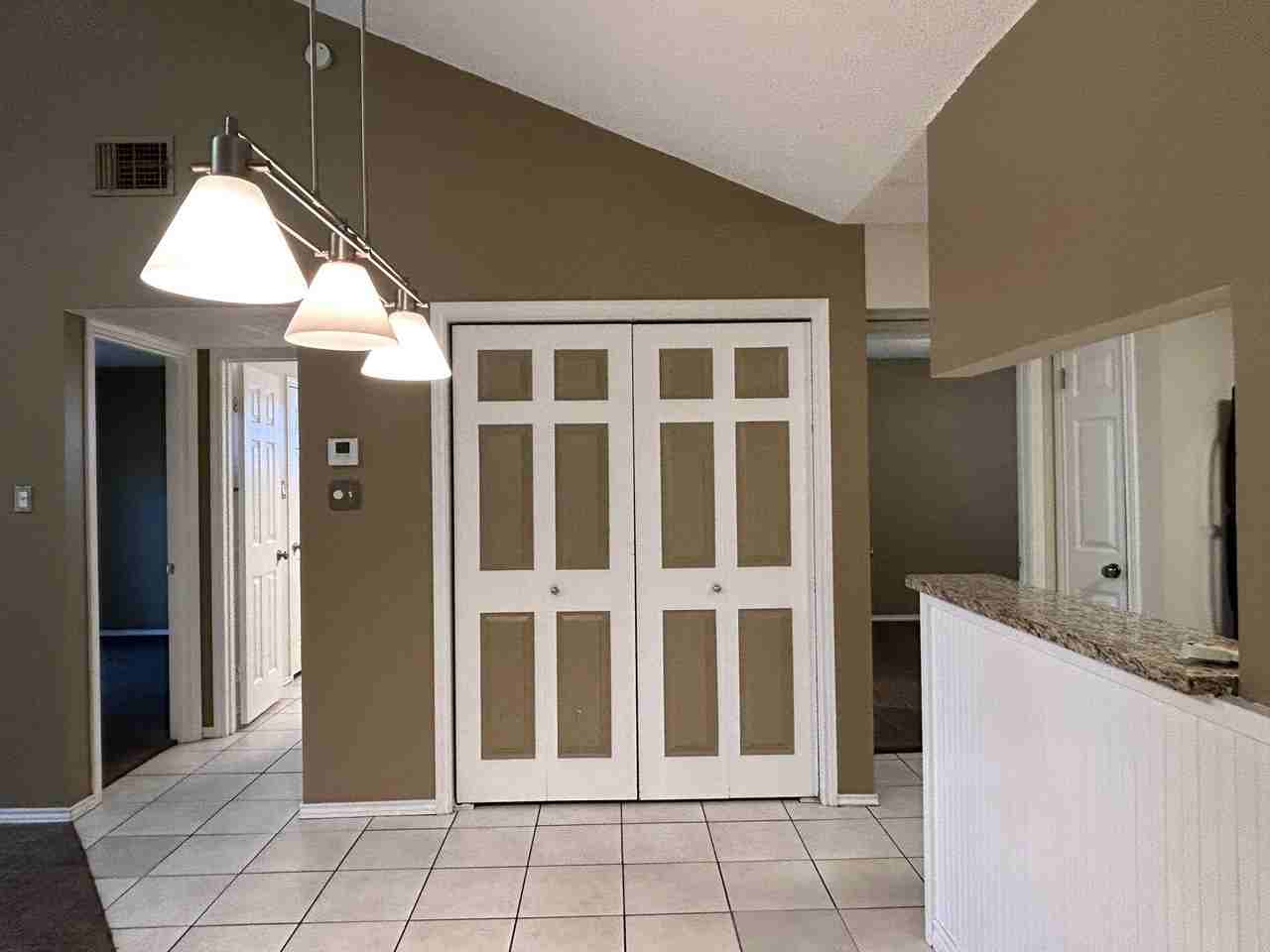 12446 Starcrest Dr - Photo 5 of 23