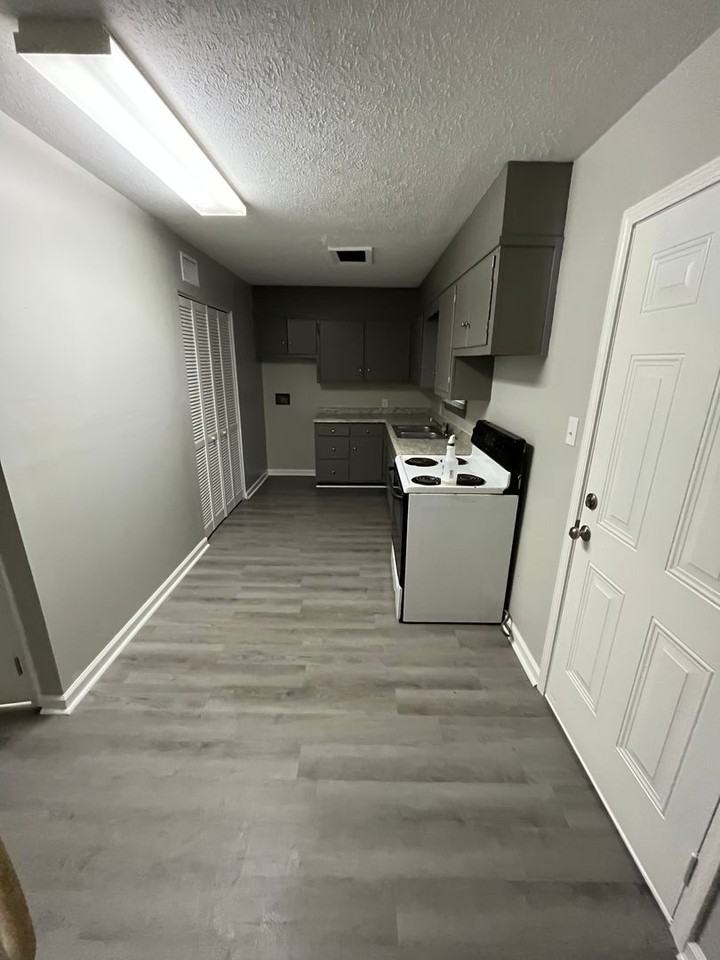 902 Preston St #D - Photo 4 of 18