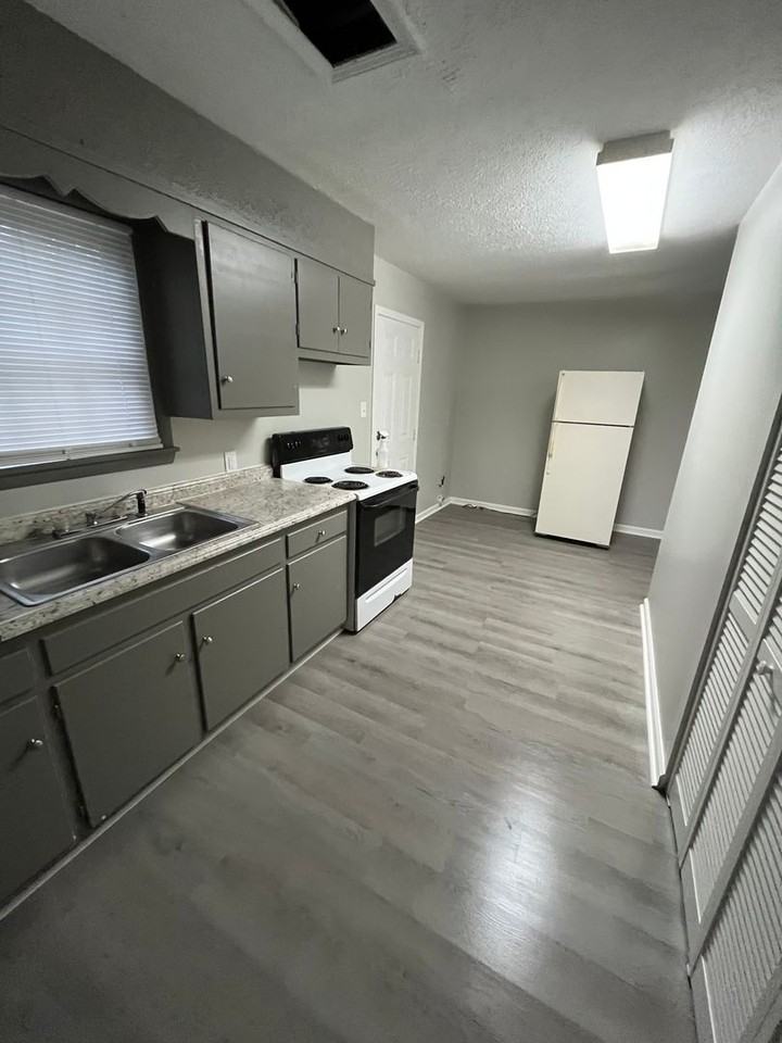 902 Preston St #D - Photo 5 of 18